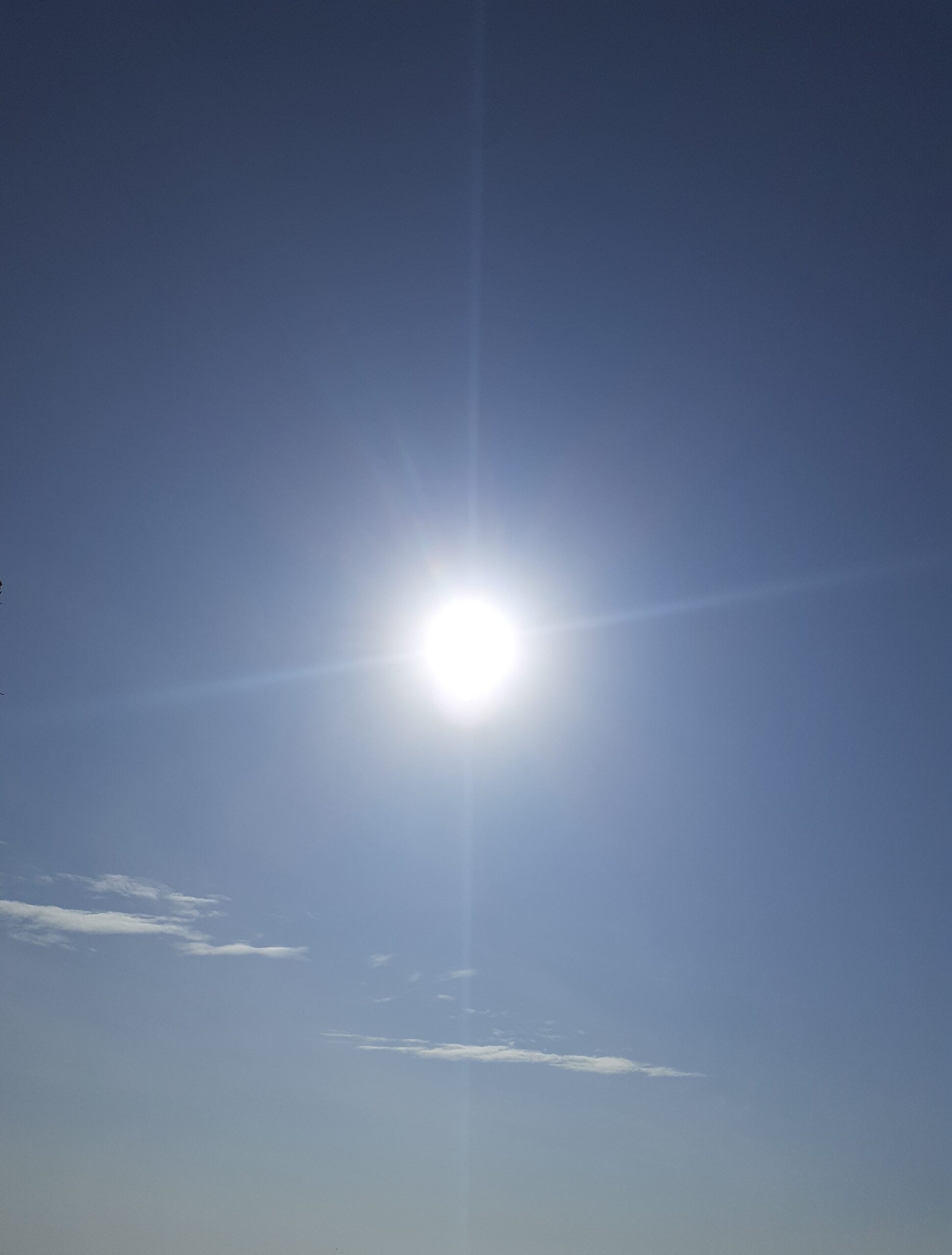 Soleil avec la phrase qui suis-je